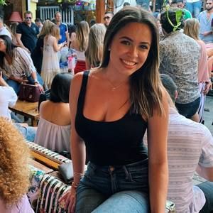 Meet your Posher, Manuela